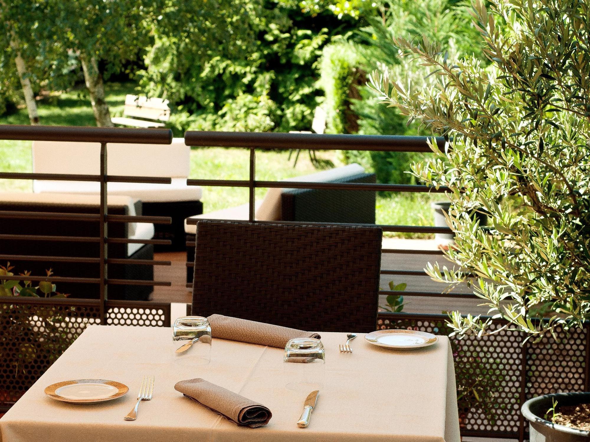 Logis Hotel Le Parc & Spa Saint-Hippolyte  Exterior photo